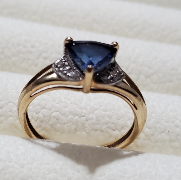 10K Gold Trillion Cut Tanzanite Ring - Picture 10 of 16